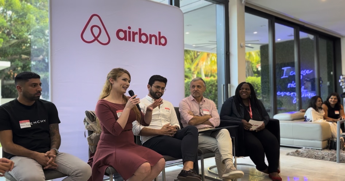Georgia Whalen speaking at the Airbnb Superhost Panel in Miami